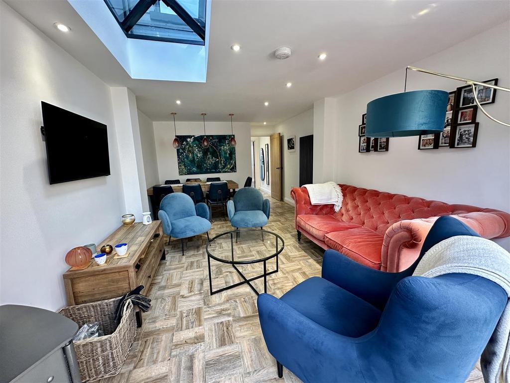 Fellows Road, Cowes 3 bed terraced house for sale £295,000