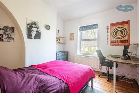 18 Hands Road, Sheffield, S10 1NB