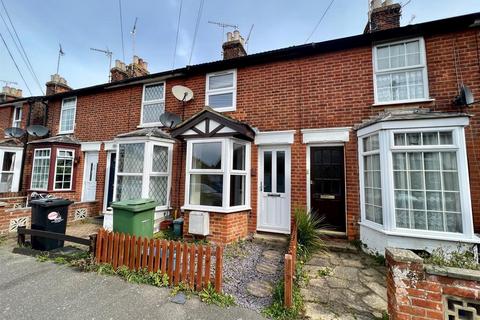 2 bedroom terraced house to rent, Queens Road, Burnham-on-Crouch