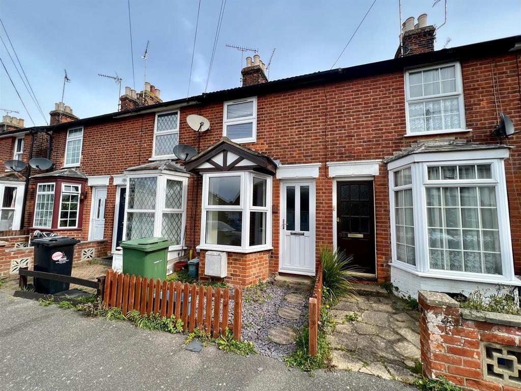 Queens Road, BurnhamonCrouch 2 bed terraced house to rent £1,000