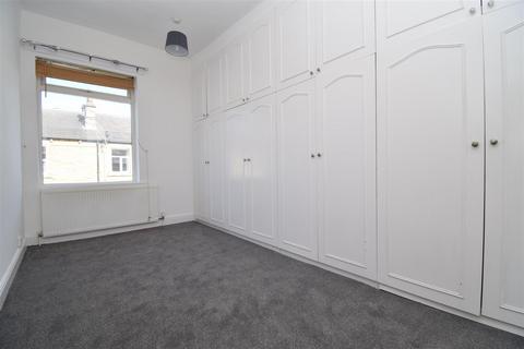 2 bedroom terraced house to rent, Park Street, Horbury WF4