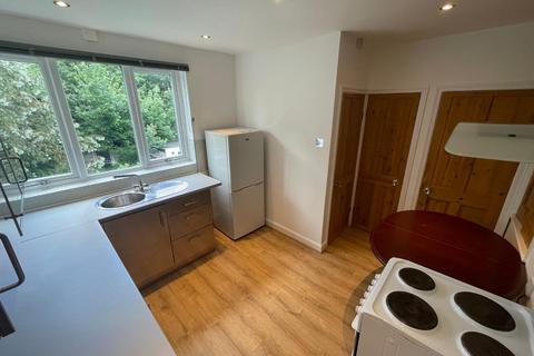 2 bedroom property to rent, Caldervale Avenue, Chorlton, Manchester