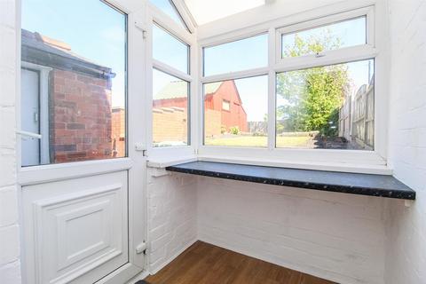 2 bedroom end of terrace house for sale, Leeds Road, Wakefield WF1