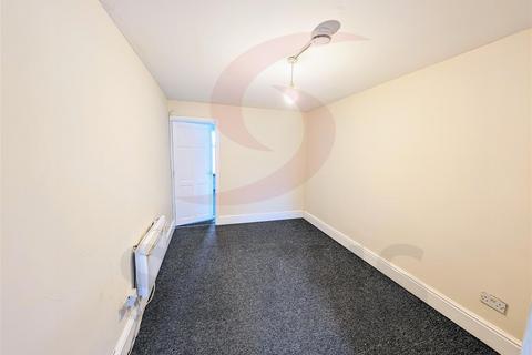 2 bedroom flat to rent, Charnwood Road, Loughborough LE12