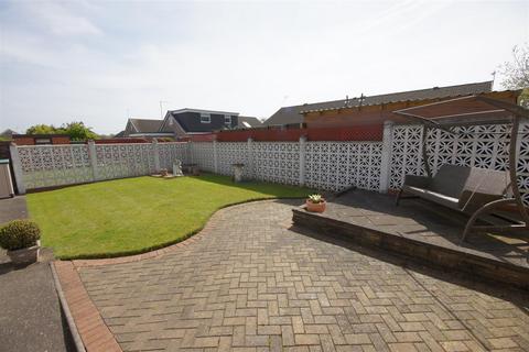 2 bedroom bungalow for sale, Swaddale Avenue, Hull HU10