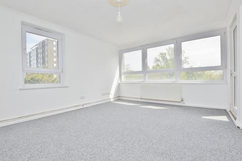 2 bedroom flat for sale, Slewins Close, Hornchurch