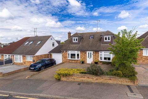 3 bedroom detached house for sale, Alderwood Drive, Abridge.