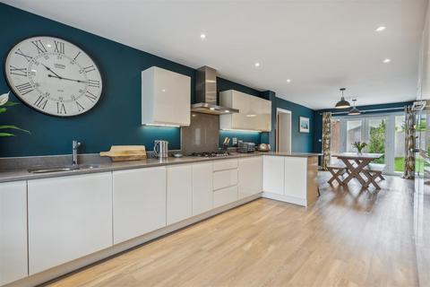 5 bedroom detached house for sale, Osier Way, Olney