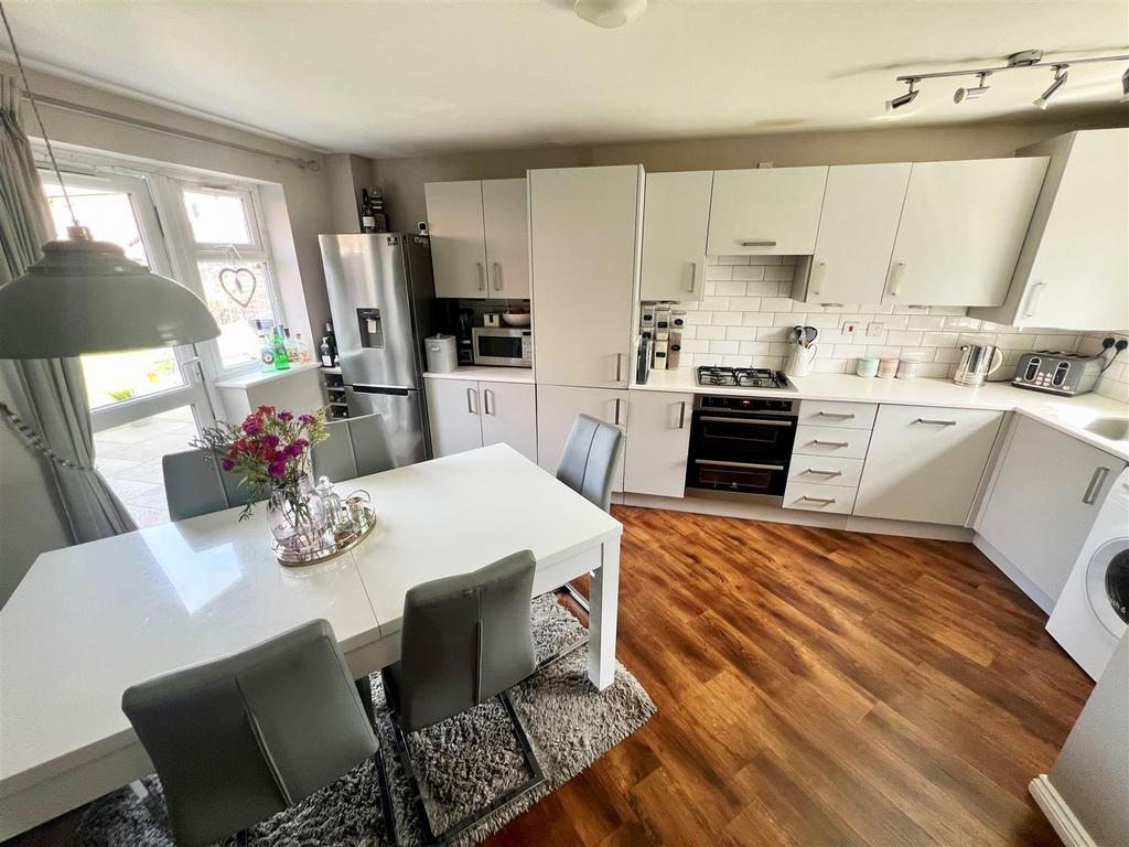 Kitchen diner