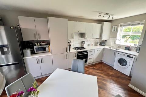 25 Griffin Lane, Dickens Heath, Solihull, B90 1TS