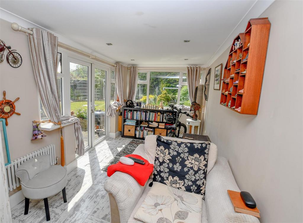 Reception Room/Bedroom