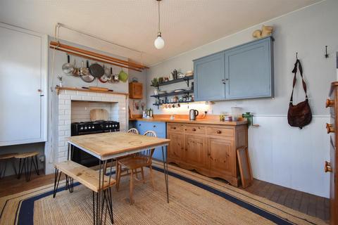3 bedroom end of terrace house for sale, Athelstan Road, Hastings