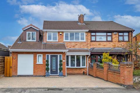 4 bedroom semi-detached house for sale, Lawson Avenue, Leigh