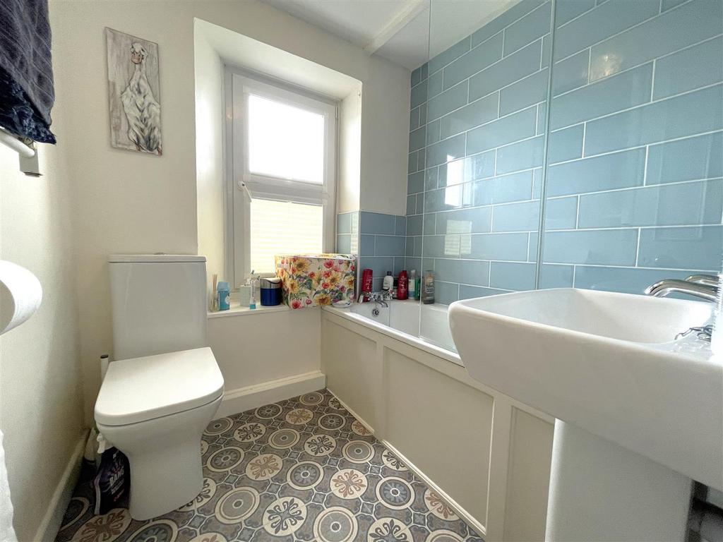 Bathroom.jpg