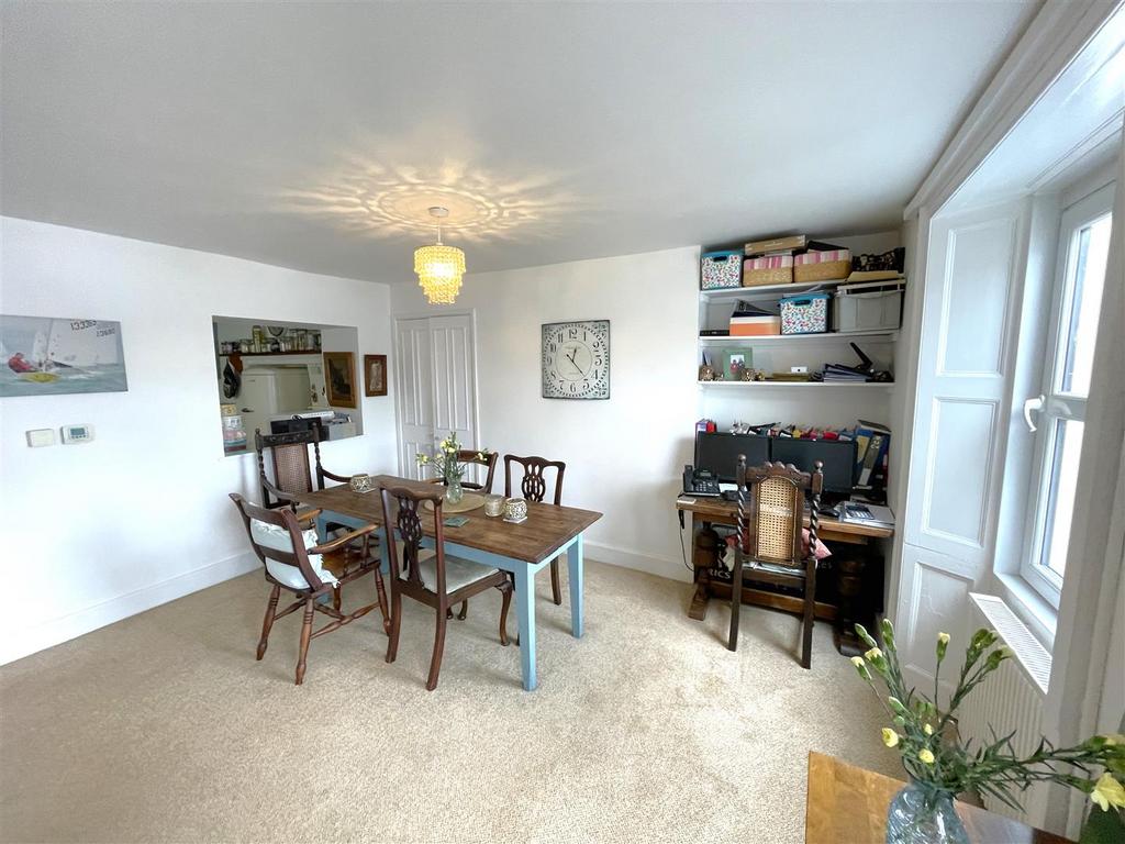 Dining area.jpg