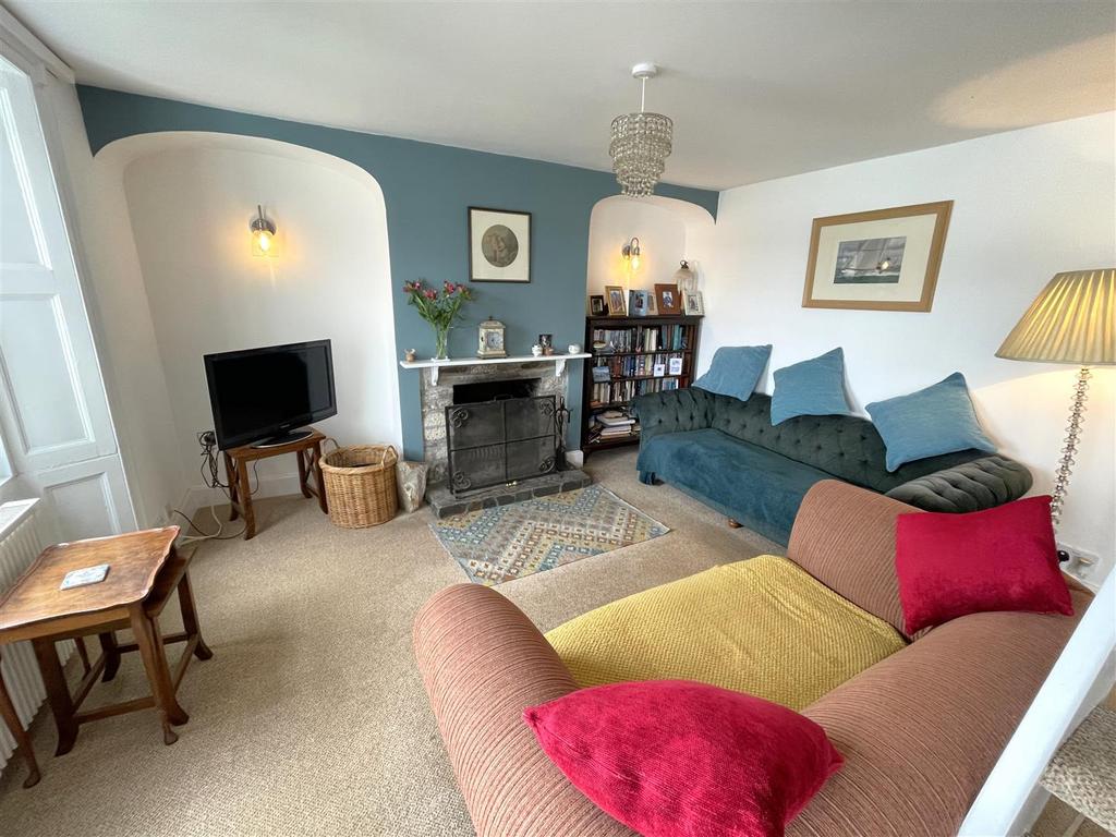 Sitting area 2.jpg