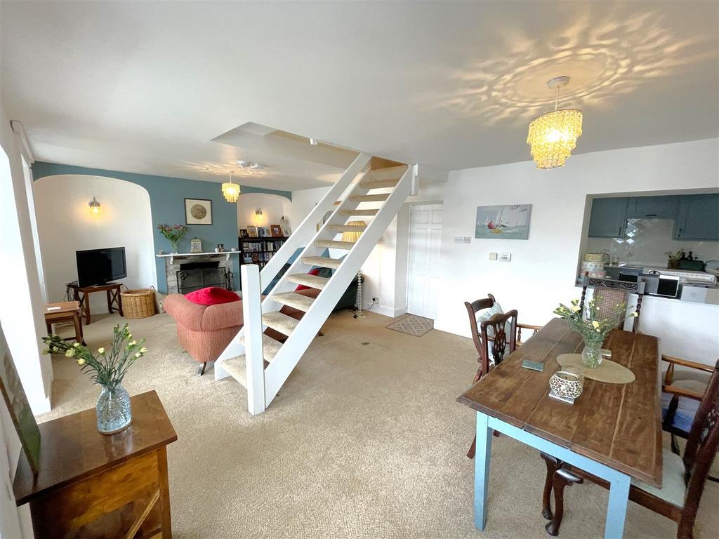 Living area.jpg