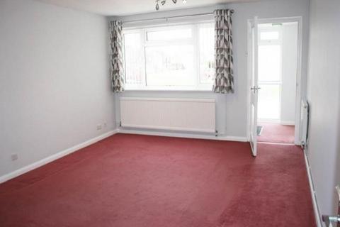 2 bedroom house to rent, Rowland Way, Aylesbury HP19