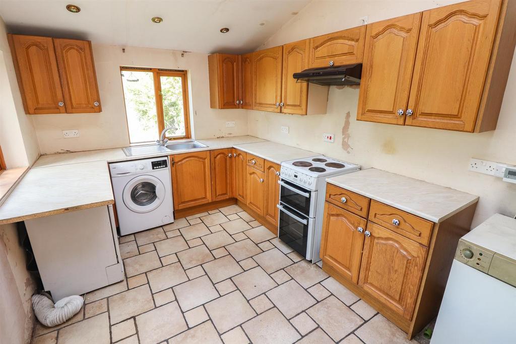 Chirk Bank 3 bed semidetached house for sale £250,000