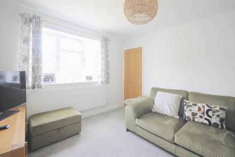 18 Danemead Close, Stoke-on-trent, ST3 7XX