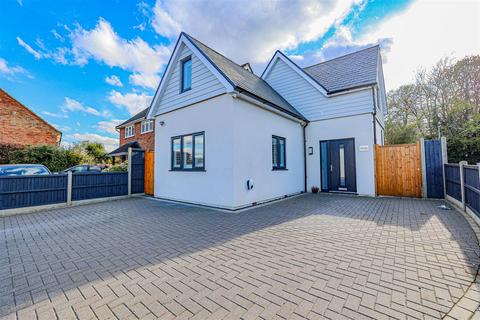 3 bedroom detached house for sale, Tile Kiln Lane, Hemel Hempstead, HP3