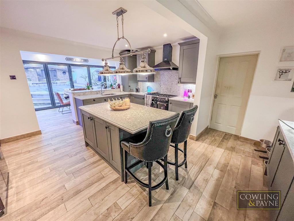 Kitchen Dining Area