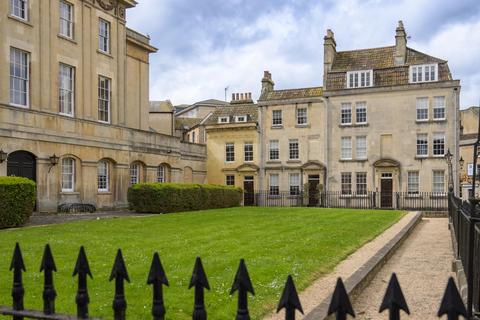 6 Beauford Square, Bath, BA1 1HJ