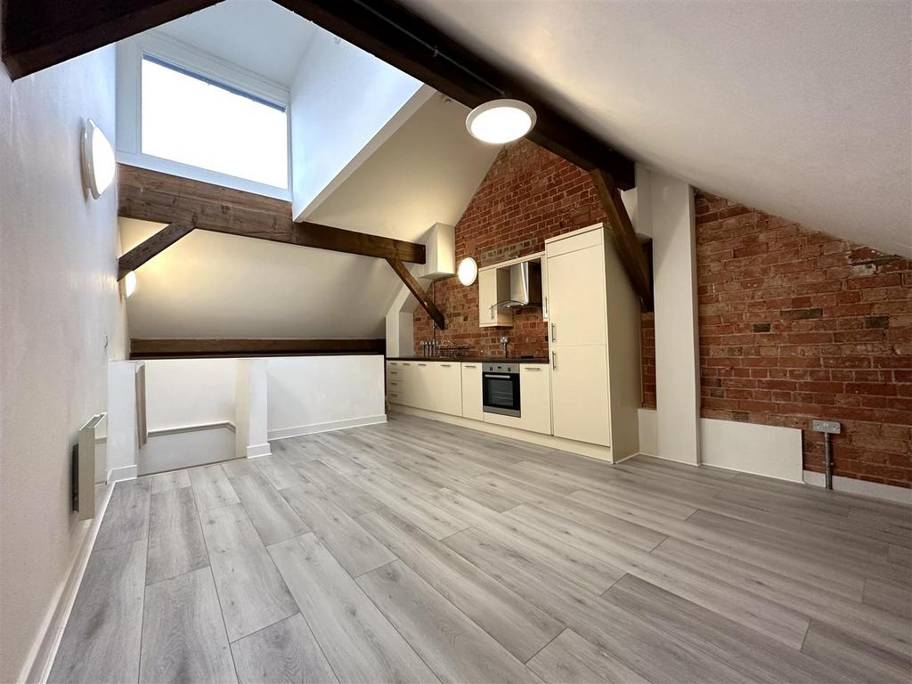 SUPERB Open-Plan Living Space 474