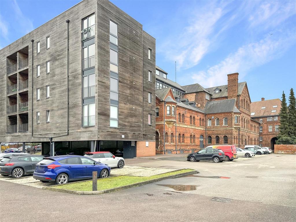 Apartment Complex: Rear Aspect 475