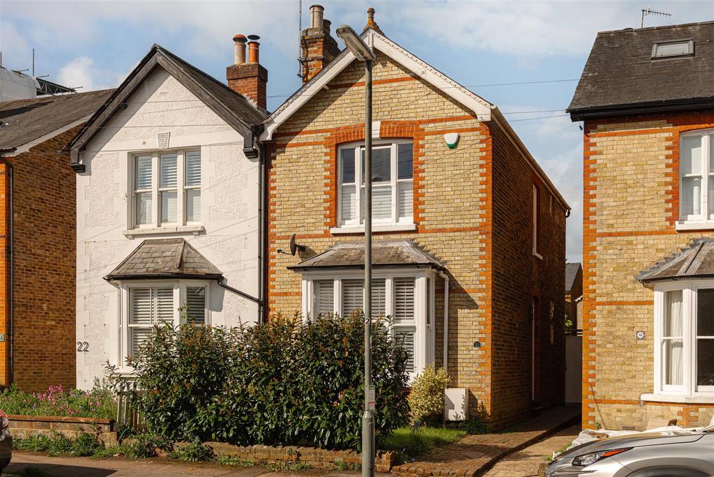 Fengates Road, Redhill 3 bed semidetached house for sale £725,000