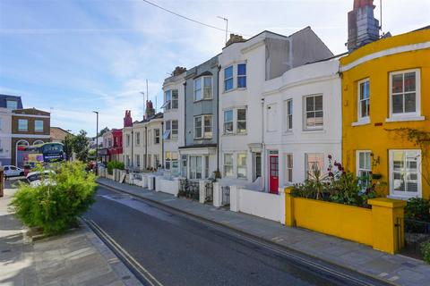 3 bedroom house to rent, Surrey Street, Brighton