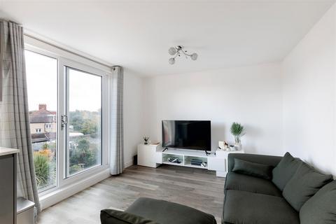 2 bedroom flat for sale, Cannon Hill Lane, Raynes Park SW20