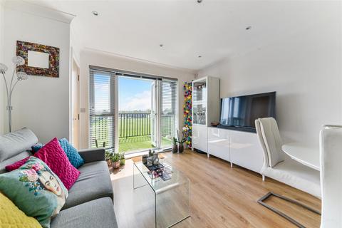 1 bedroom flat for sale, St. Catherines Close, Raynes Park SW20