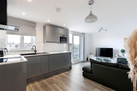 2 bedroom flat for sale, Cannon Hill Lane, Raynes Park SW20