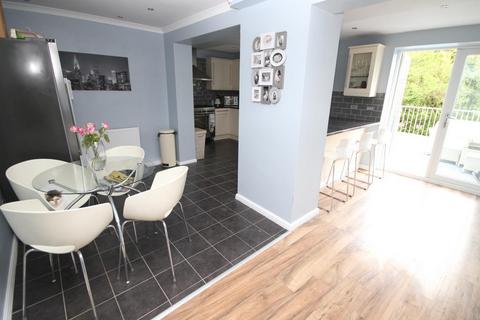 15 Greencroft Close, Idle, Bradford, BD10 8XD