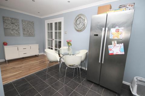 15 Greencroft Close, Idle, Bradford, BD10 8XD