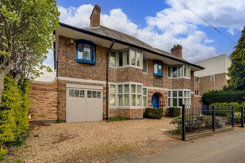 5 bedroom detached house for sale, Victoria Park Road, Leicester