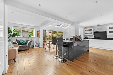 56 Bushy Close, Oxford, OX2 9SJ