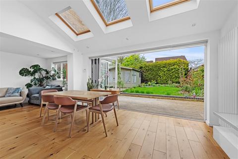 56 Bushy Close, Oxford, OX2 9SJ