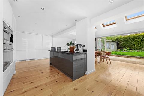 56 Bushy Close, Oxford, OX2 9SJ