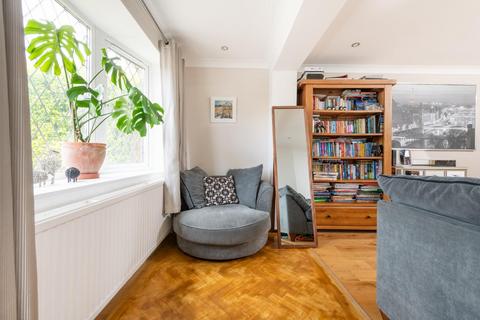 56 Bushy Close, Oxford, OX2 9SJ