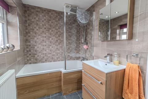 3 Ascot Drive, Hucknall, Nottingham, NG15 6JA