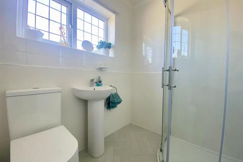 103 Bedale Drive, Skelmanthorpe, Huddersfield, HD8 9EU