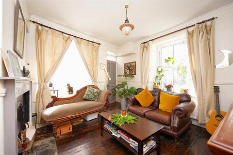 11 Ireleth, Askam-in-furness, LA16 7EG