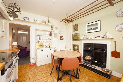 11 Ireleth, Askam-in-furness, LA16 7EG