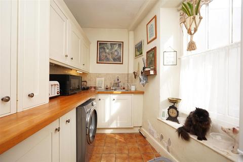 11 Ireleth, Askam-in-furness, LA16 7EG