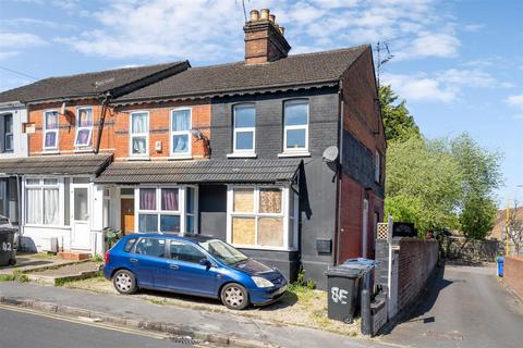 3 bedroom end of terrace house for sale, Oakridge Road, High Wycombe HP11