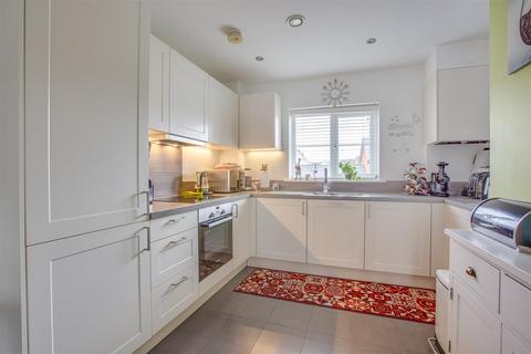 2 bedroom flat for sale, Thistle Walk, High Wycombe HP11