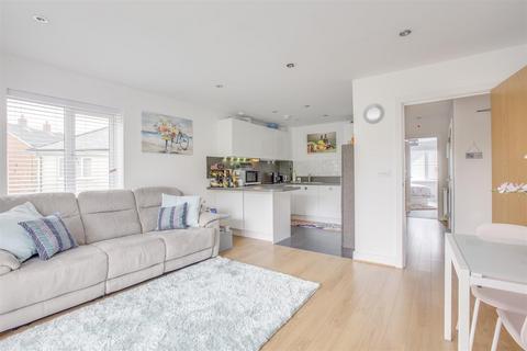 2 bedroom flat for sale, Sierra Road, High Wycombe HP11
