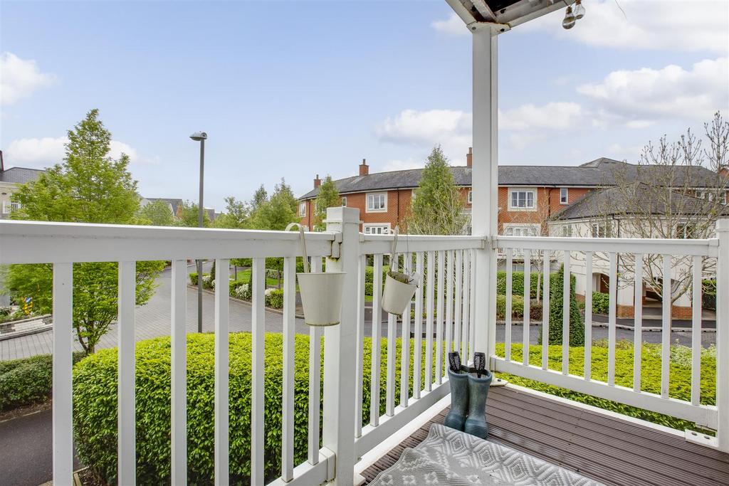 36 Penhurst House, Sierra Road, HP11 1 GY-10.jpg